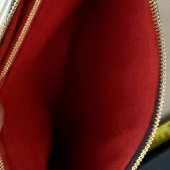 Navy soft leather rainbow embossed crossbody, gold toned, w 2 straps NWOT - Picture 4 of 10